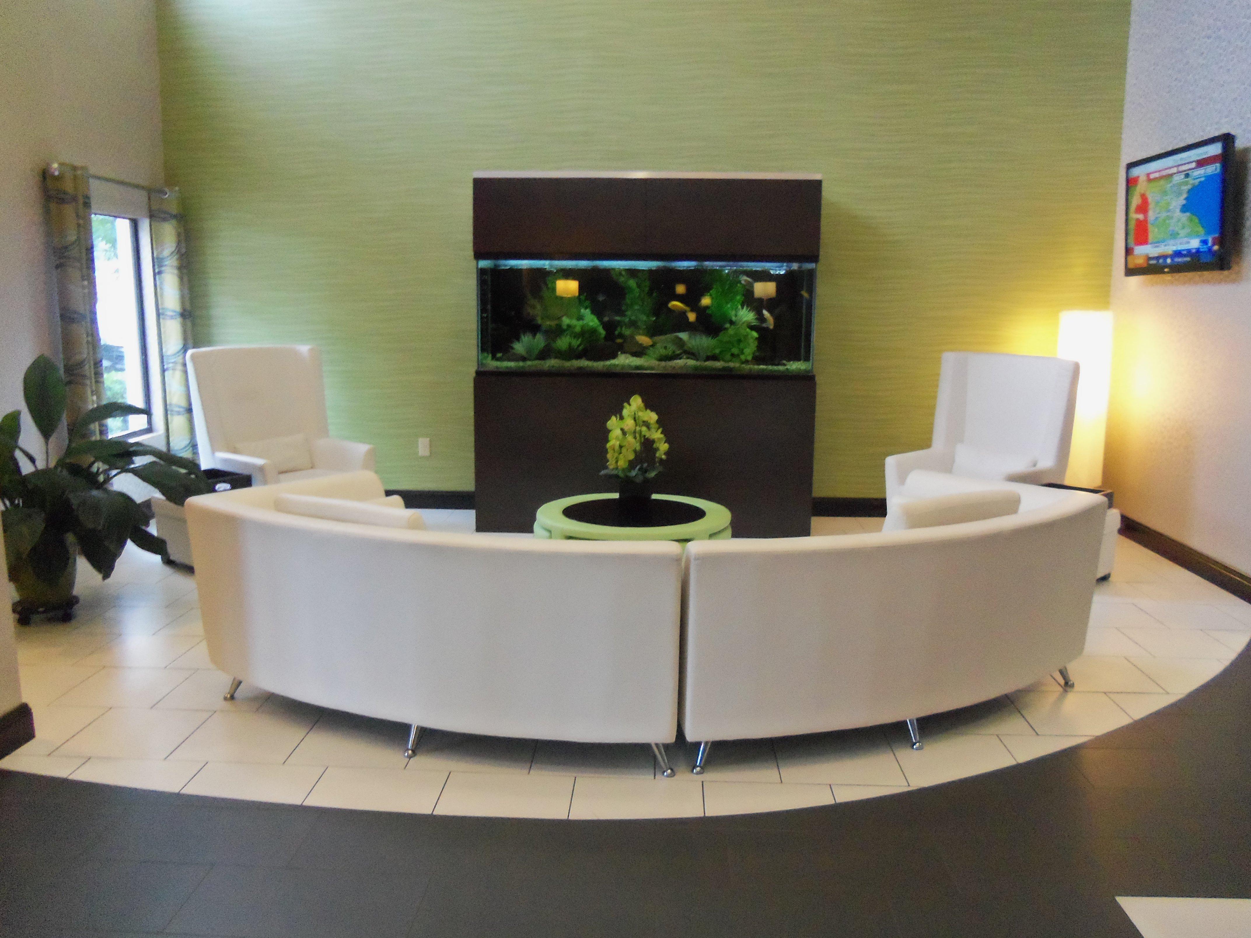 Holiday Inn Express Hotel & Suites Sanford By Ihg Exterior foto