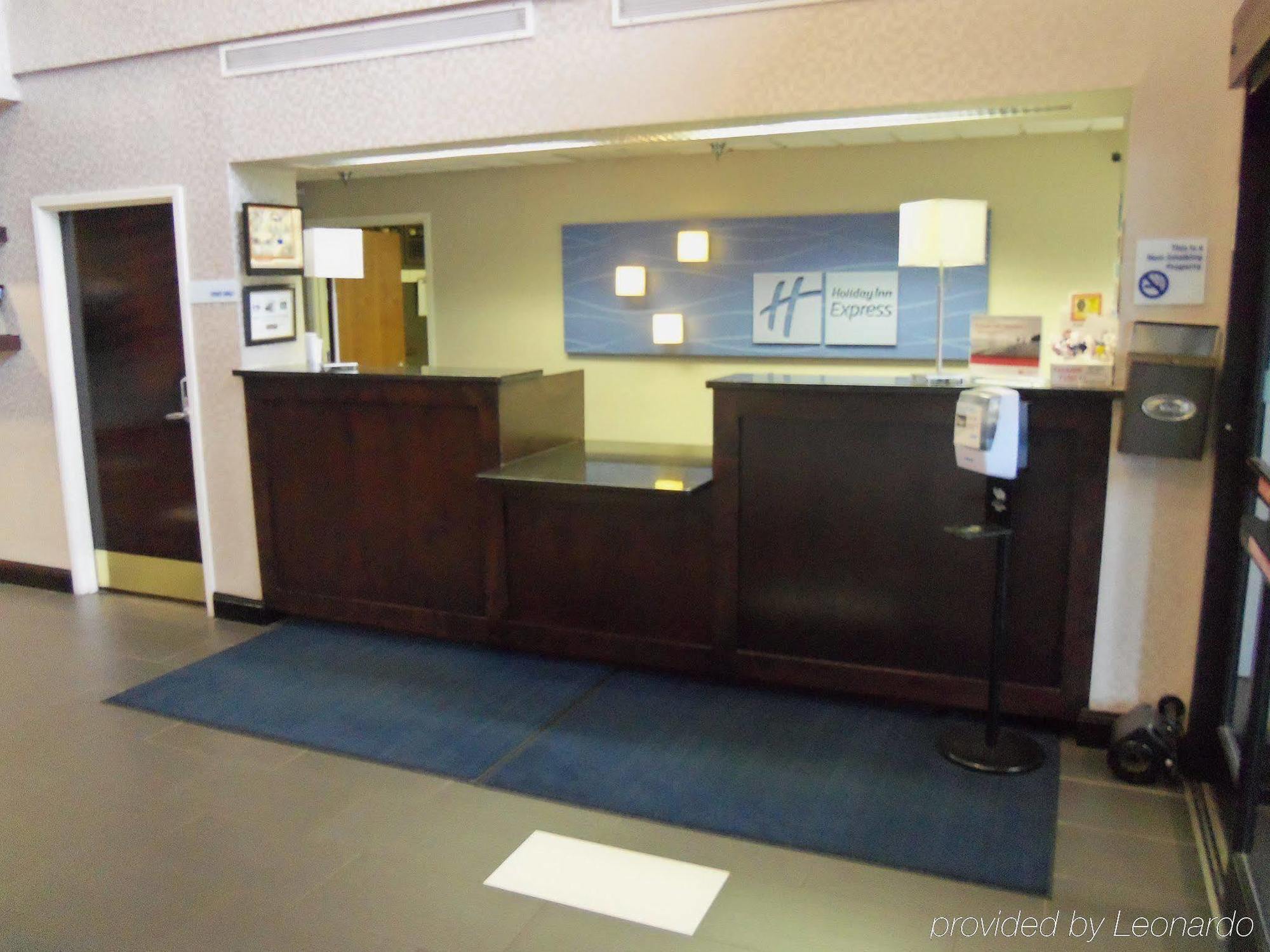 Holiday Inn Express Hotel & Suites Sanford By Ihg Exterior foto